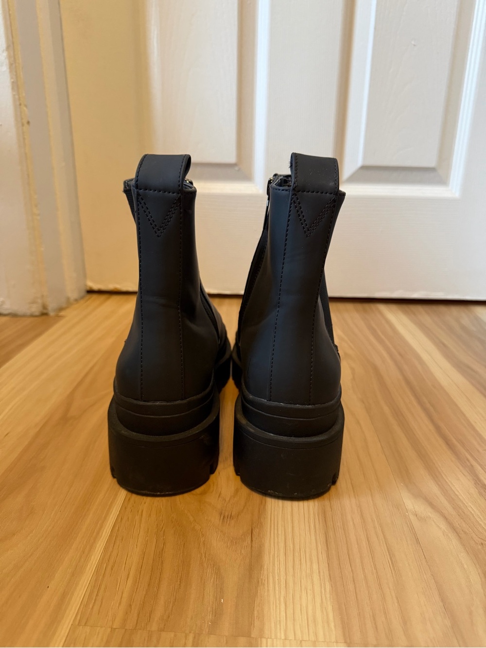 Vionic Karsen Women’s Waterproof Arch Supportive Boot - Picture 3 of 6